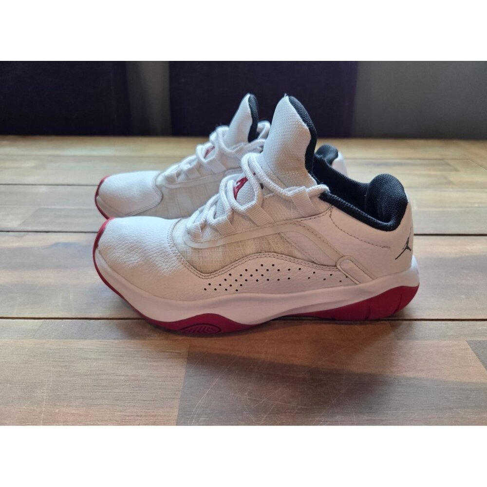 Air Jordan 11 CMFT LOW (GS) sz Youth 5Y WHITE/BLACK-VARSITY RED